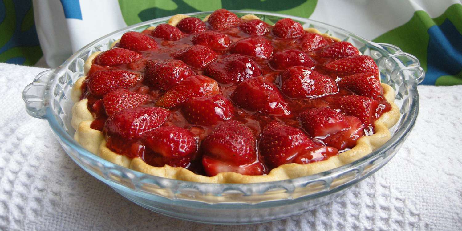 Mastering Homemade Strawberry Pie: Crusts, Fillings & Freezing